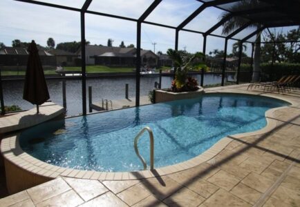 Villa Cape Coral 12389 In Top Und Suedlage Der Rosegarden Area Infinity Pool Aussenkueche Tikihut Bis Zu 6 Gaeste Bootsoption 30481