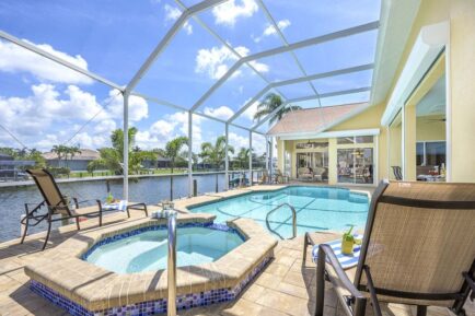 Villa Cape Coral 12793 Unweit Von Cape Harbour Grosses Pooldeck Mit Jacuzzi Buero Bis Zu 6 Gaeste Bootsoption 30005