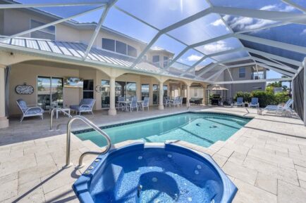 Villa Cape Coral 12962 Riesige Villa In Der Rosegarden Area 3x Master Pooldeck Mit Jacuzzi Tikihut Bis Zu 10 Gaeste Bootsoption 93983